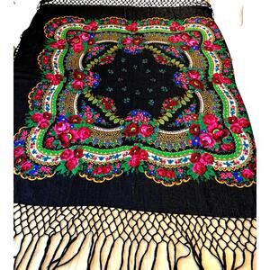Ukranian Folk Ethnic Traditional Kerchief Scarf Shawl Hustka & Woolen Fringespo